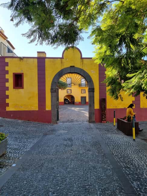 Cabo Girão, Seixal, Porto Moniz & more – Full Day + PickUp - FAQ
