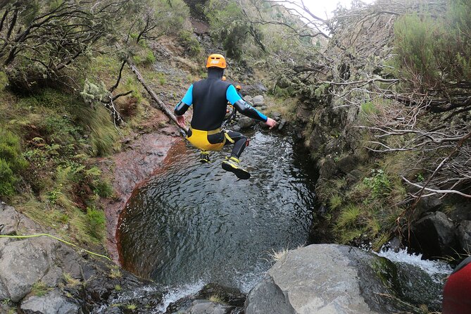 Canyoning in Madeira: Ribeira das Cales - Funchal Ecological Park - The full 5-hour day: from check-in to the last photo