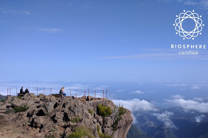 Cristo Rei, Arieiro Peak and Santo da Serra 4x4 Experience - The basic flow: 4 hours, 3 big viewpoints, one guide