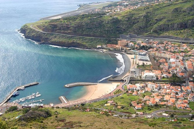 Discover the east - Miradouro da Portela: mountains to sea, framed fast