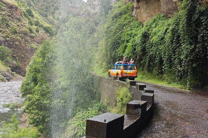 Exploring new Northwest frontiers: Beyond Madeira in 4x4 tour - Seixal’s Poço das Lesmas: how to enjoy the water without taking foolish risks
