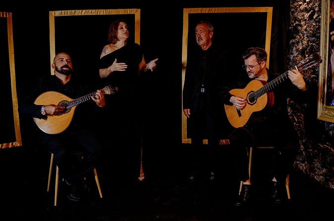 Fado Show with Wine and History in Madeira - The 6:00 pm start: planning your night without stress