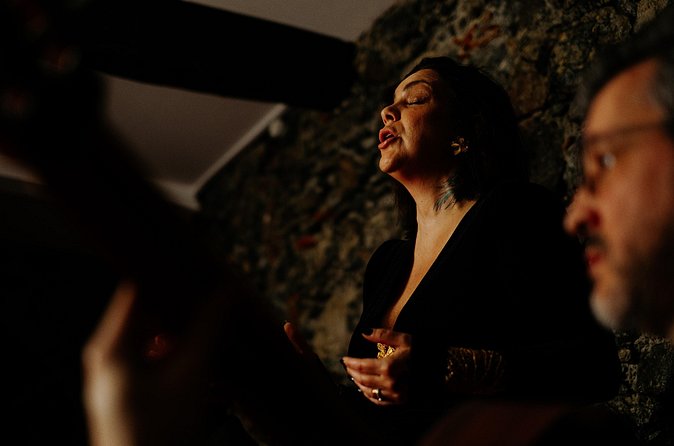 Fado Show with Wine and History in Madeira - Make it enjoyable: comfort and listening tips that actually help
