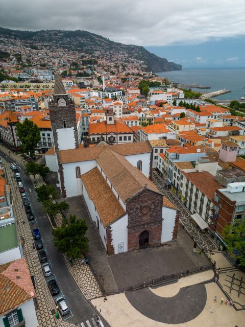 Funchal City Tour (1h30) - Pickup in Funchal and what it means for cruise and hotel days