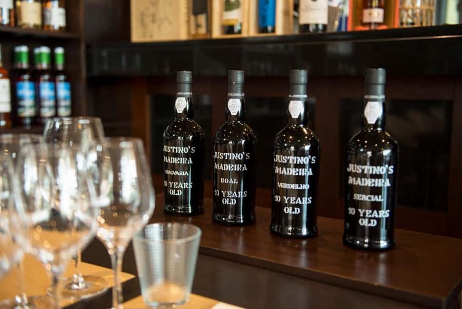 Funchal: Madeira Wine Tasting with Sommelier - How the sommelier teaches you to taste Madeira