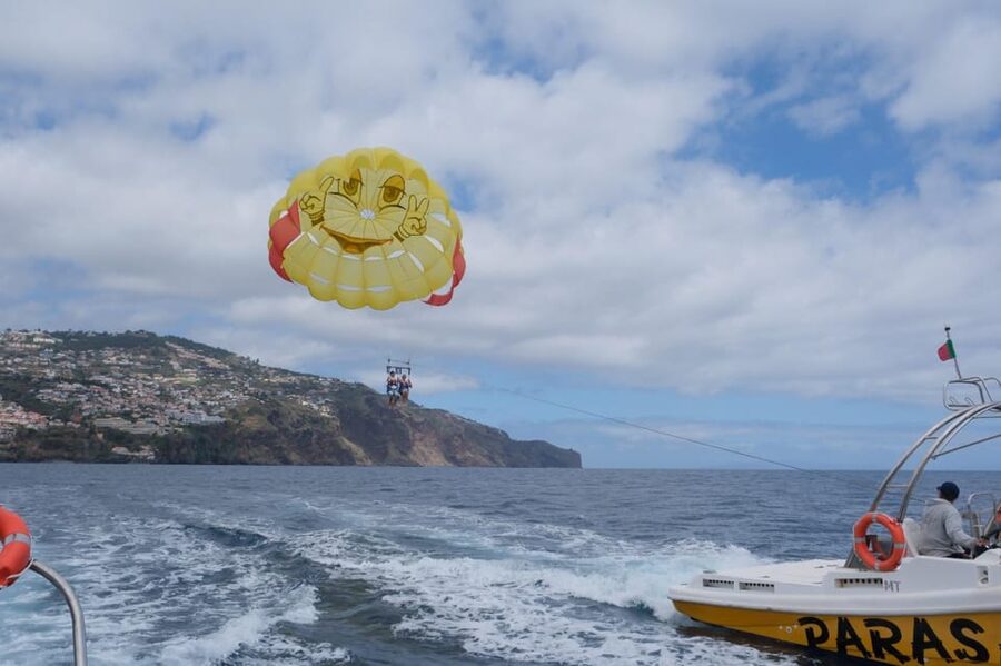 Funchal: Parasailing Tour on the Coast of Madeira Island - Solo, double, or triple: how your flight setup changes the day