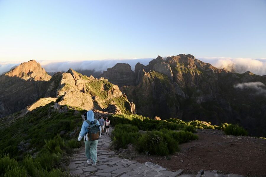 Funchal: Pico do Arieiro & Pico Ruivo Hiking Transfer - Achada do Teixeira Finish: Parking Pickup and the Café Question