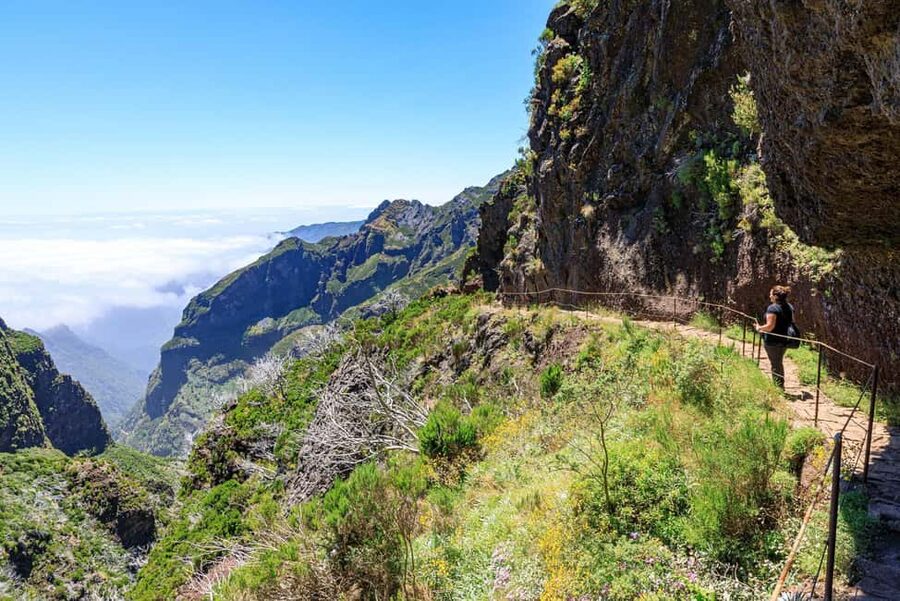 Funchal: PR1.2 Pico Ruivo & Achada Teixeira Hiking Transfer - Starting point: Getting your briefing before you go it alone