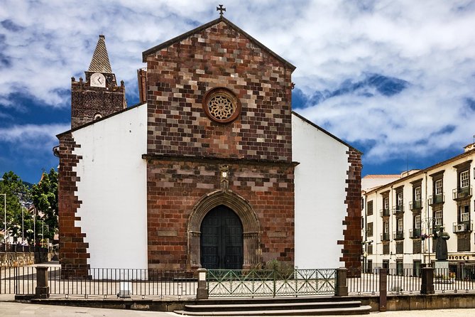 Hop-on Hop-off Bus Tour and Catamaran Whale & Dolphin Watching - Why the Yellow Bus plus catamaran combo makes sense in Funchal