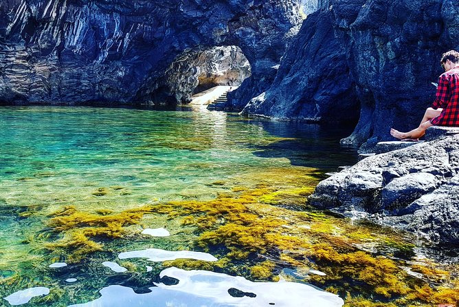 Jeep Tour Amazing West to Natural Pools -Full-Day - Cascata dos Anjos: waterfall over the ocean