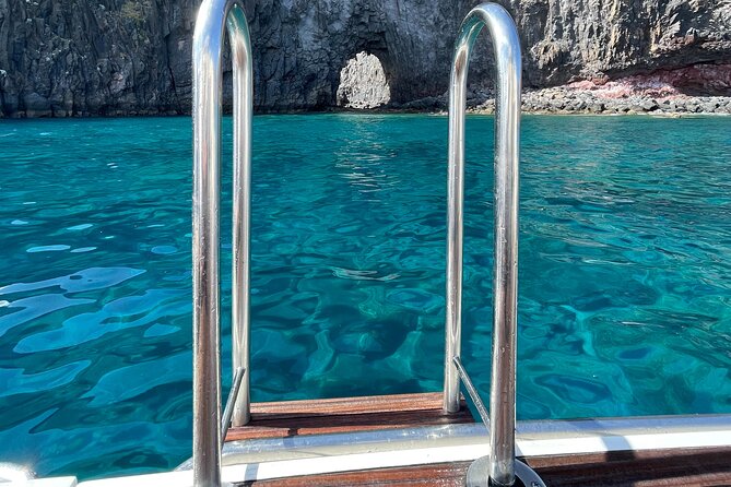 Luxury Yacht 4 hours in Madeira - On-board service: privacy plus real relaxation