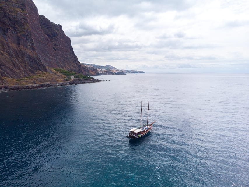 Madeira : 5 hour East Coast boat excursion - Lunch with Madeira wine start, and how the meal fits the day