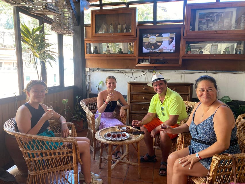 Madeira: Distilleries - Stop 3: West coast bar cocktails on the ocean view esplanade