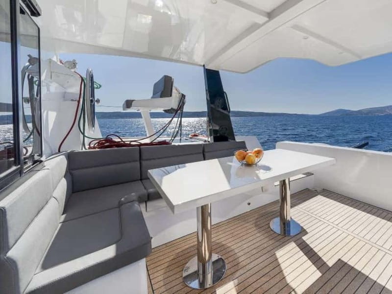 Madeira: Exclusive Luxury Sunset Cruise - Cabo Girao Cliff Break: A Quick Lift in Views and Photos