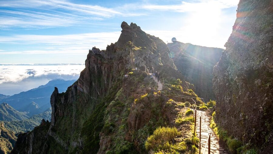 Madeira: Heavenly Sunset Pico do Arieiro with Snacks & Wine - What to Wear: Mountain Comfort, Not Fashion