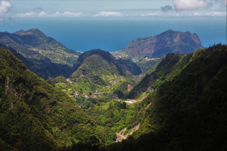 Madeira in one day: Funchal & Eastern Highlights - Pico do Areeiro: the big views, with a real weather caveat