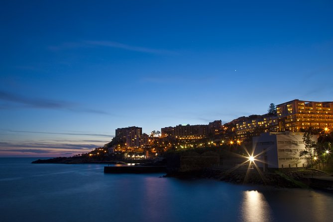 Madeira Nights Tour - Dinner and Show - Dinner at a typical Madeiran restaurant: espetada and bolo do caco