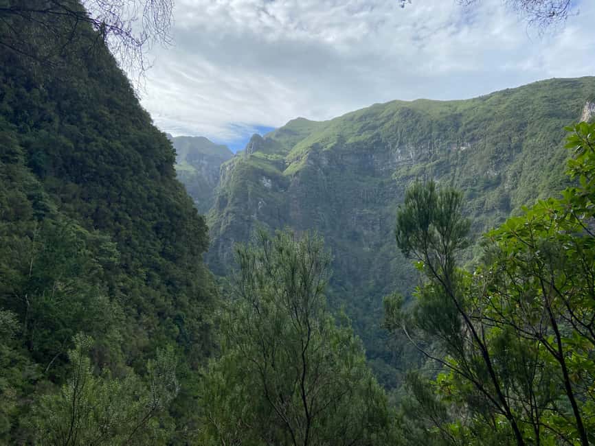 Madeira: PR 9 - Levada do Caldeirão Verde Hike Transfer - Price and value: is $47 fair for this type of day?