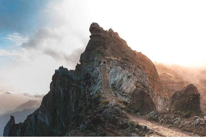 Madeira: Sunrise at Pico do Arieiro & Hike Larano trail - Pico do Arieiro sunrise, and why the timing matters