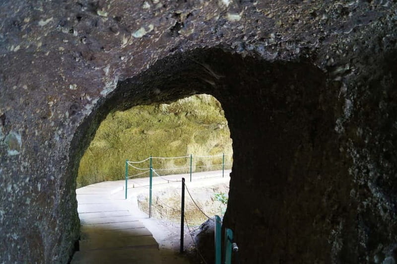 Madeira: Wet your hair in the amazing Levada Nova / Moinhos - Why the Moinhos Levada walk feels different in Madeira