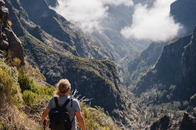PR1 Pico do Arieiro Self-Guided Hiking Transfer (Morning slot) - Transfers included: why the drivers’ communication matters