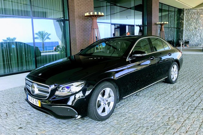 Premium Transfer Madeira Airport - Funchal - Airport Pickup With a Name Sign and Flight Tracking