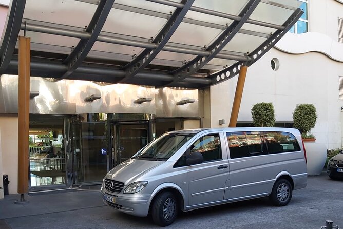 Private airport transfer to Funchal 8 people more return - The car ride: comfortable, non-smoking, and built for luggage