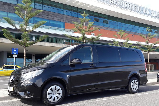Private airport transfer to Funchal 8 people more return - Who should book this transfer (and who might not need it)