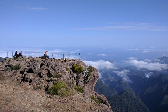 Private Half-Day 4X4 Experience: East or West - Pico do Arieiro and the high-altitude viewpoint circuit