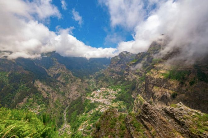 Private: Maderia Island Tour & Famous Monte Toboggan Ride - Pico dos Barcelos: the quick hit of big Funchal views