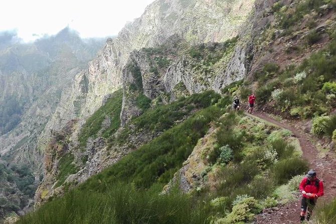 Private Sunrise Guided hike on Pico do Areeiro or other custom - On the trail: what those personalized stops look like