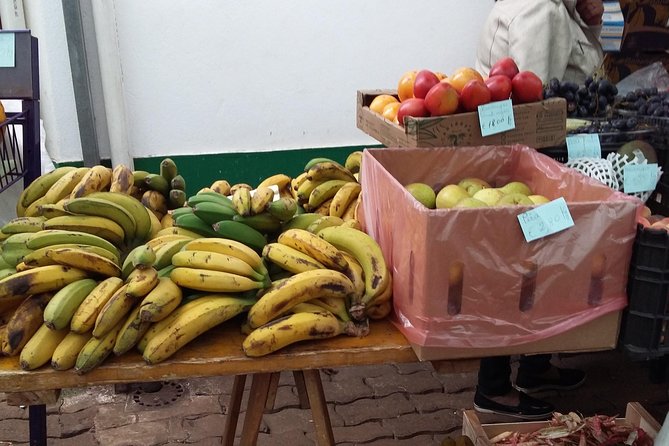 Private Tour Half-day Typical Market - Santo da Serra market: how locals shop, not a photo set