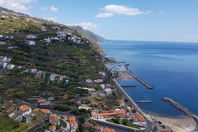 Private Tour South Madeira - Onboard Wi-Fi and live guide talk: what you get in motion