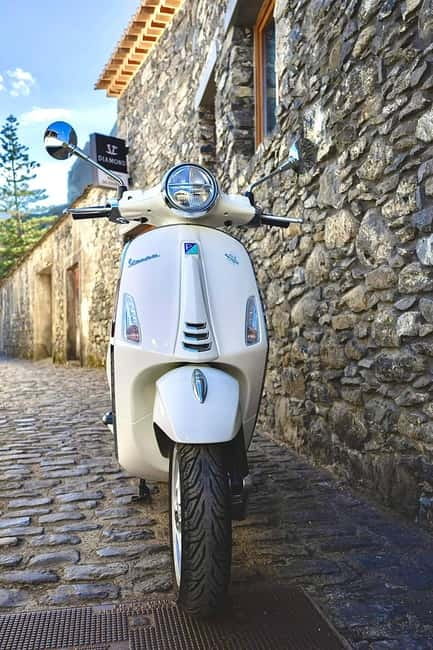 Private Vespa Tour Funchal & Câmara Lobos (3hrs) - Private Vespa 125cc: equipment, safety, and who should drive