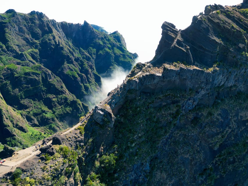 Stairway to Heaven: Pico do Areeiro in Madeira Island - Ecological Park of Funchal and PR 3 Vereda do Burro: the calm before the climb