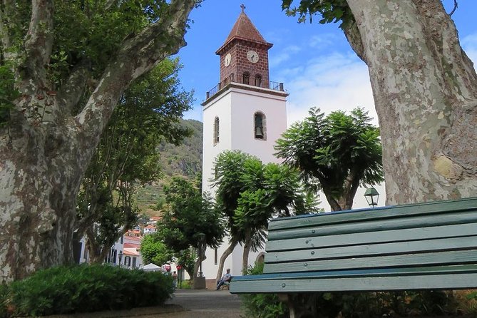 traditional Farmers Market Open 4X4 Half Day Tour - Miradouro do Cristo Rei do Garajau, and why the statue matters