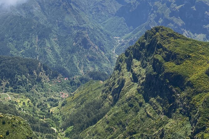 West Side Private Full Day Tours around Madeira Island - Baia de Camara de Lobos: coffee, fishing boats, and a Churchill connection
